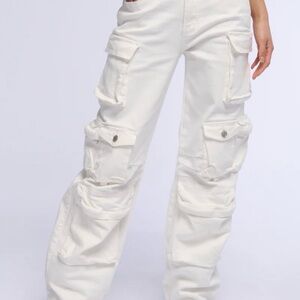 AKIRA BROOKLYN CARGO POCKET WIDE LEG JEAN IN WHITE